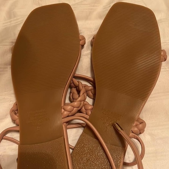 BRAND NEW Steve Madden Bailey Blush Tie Up Sandals Sz 8 - Picture 4 of 4